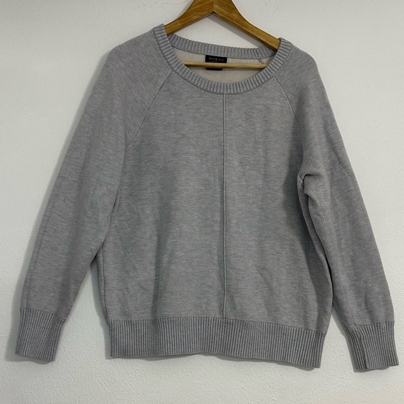 Max & Mia Light Gray Women's  Seamfront  Crew Neck Pullover Sweater - Picture 4 of 12
